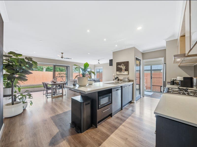 3 Melville Parade, North Lakes — photo 1 of 5