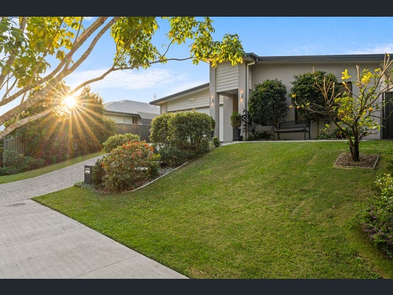 7 Myrtle Court, Mooloolah Valley — photo 1 of 5