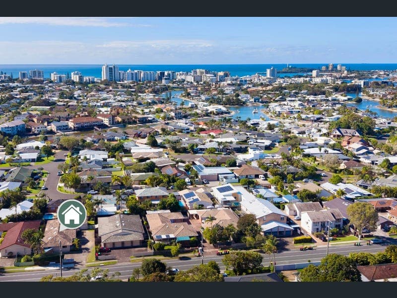 1/106 Amarina Avenue, Mooloolaba — photo 1 of 5