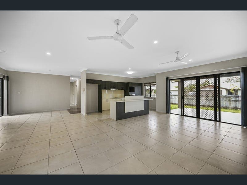 4 Barra Court, Mount Louisa — photo 1 of 5