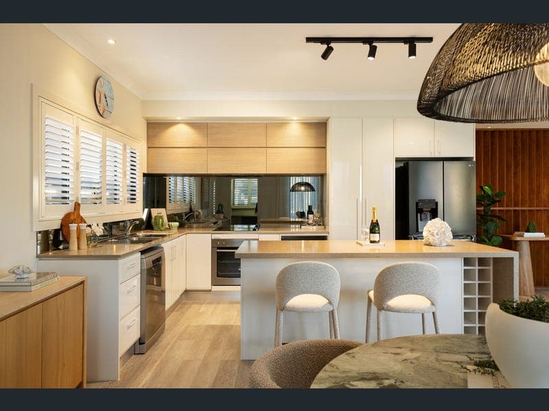 2/44 Seagull Avenue, Mermaid Beach — photo 1 of 5