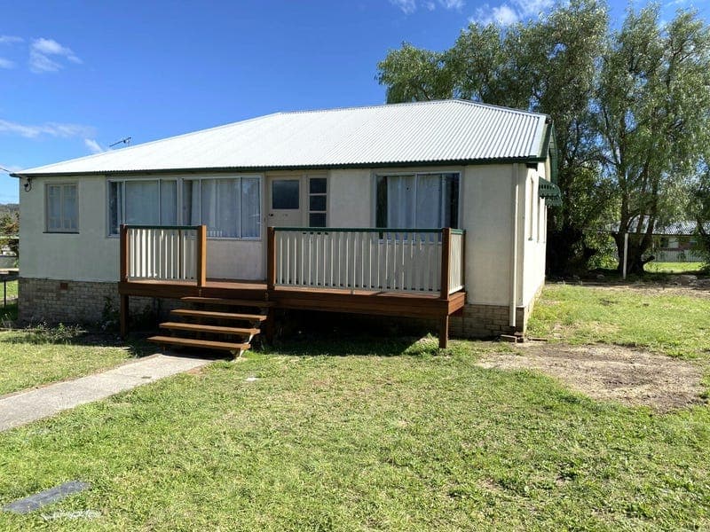 20 Ruby St, Stanthorpe — photo 1 of 5