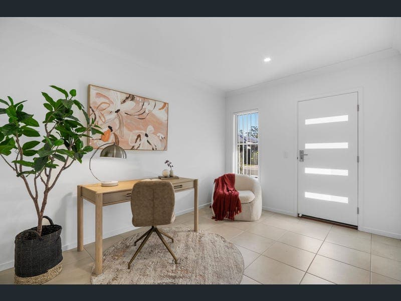 39 John Drive, Collingwood Park — photo 1 of 5