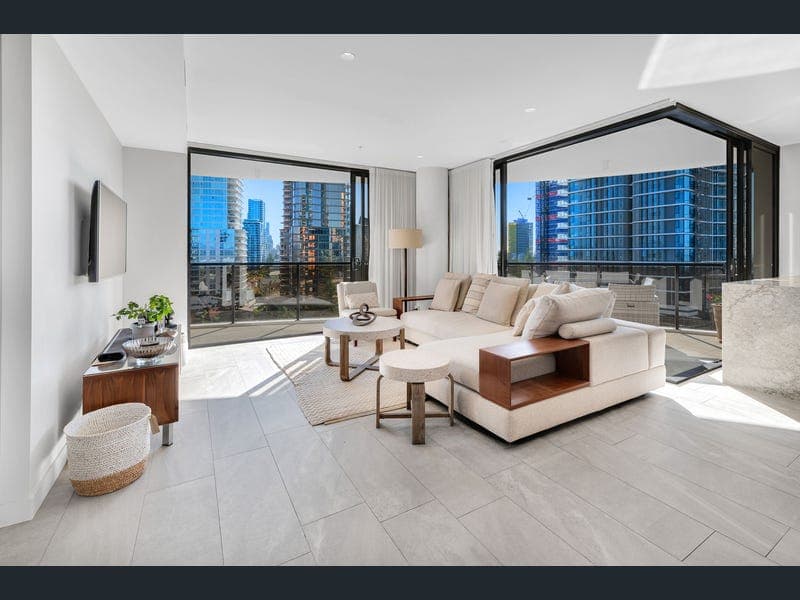 1001/36 Britannia Avenue, Broadbeach — photo 1 of 5