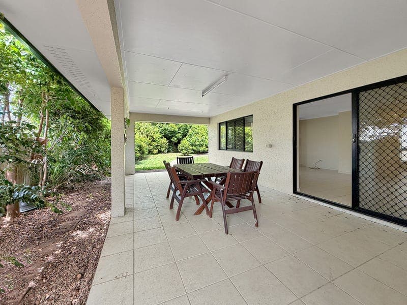 4 Palomar Court, Mount Louisa — photo 1 of 5