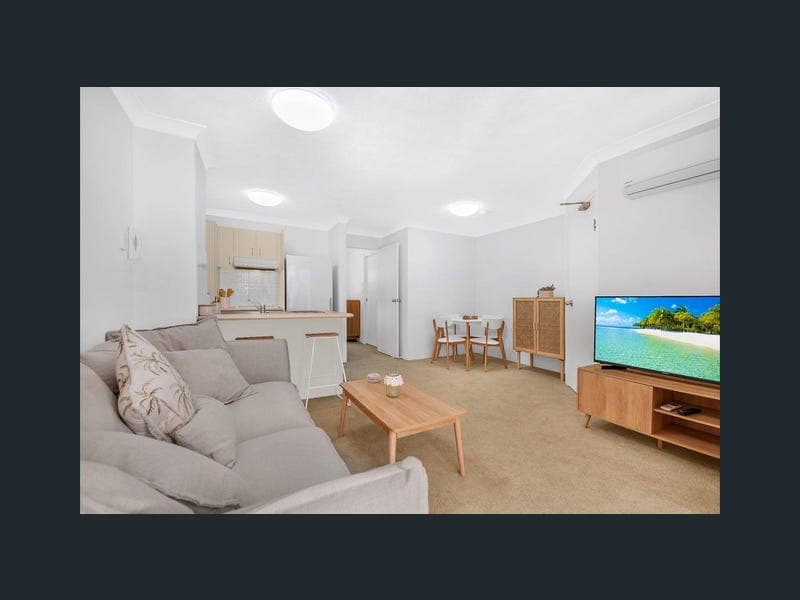 6/33 Lenneberg Street, Southport — photo 1 of 5