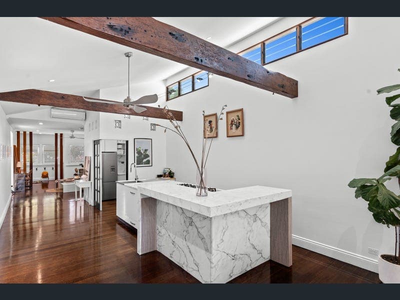 19 Morehead Street, Bungalow — photo 1 of 5