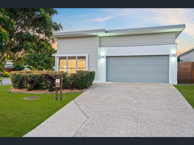 30 Mapleton Crescent, Capalaba — photo 1 of 5