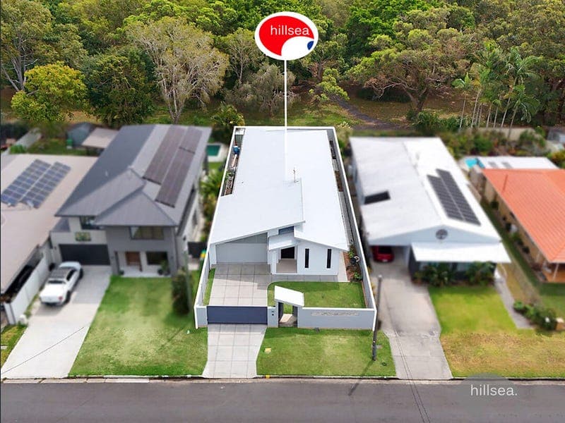38 Deagon Drive, Runaway Bay — photo 1 of 5