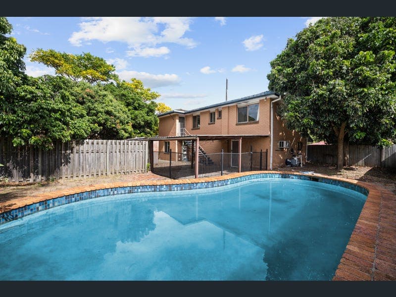 29 SOUTHAMPTON ROAD, Ellen Grove — photo 1 of 5