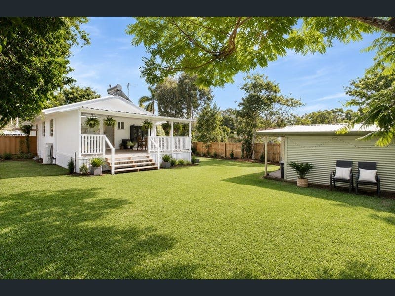 14 Citron Street, Macleay Island — photo 1 of 5