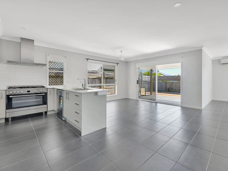 31 Eco Cr, Narangba — photo 1 of 5