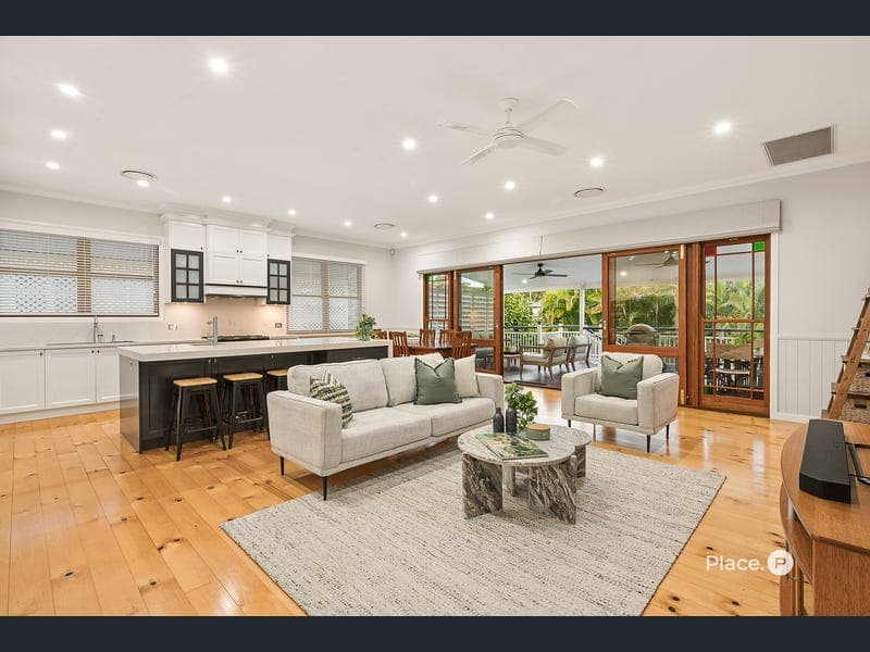 32 Weinholt Street, Sherwood — photo 1 of 5