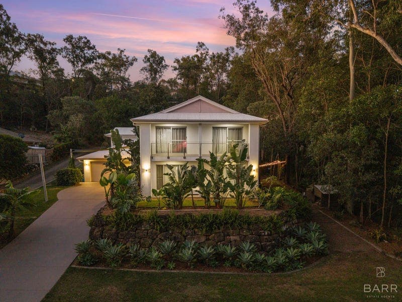 49 Corymbia Crescent, Anstead — photo 1 of 5