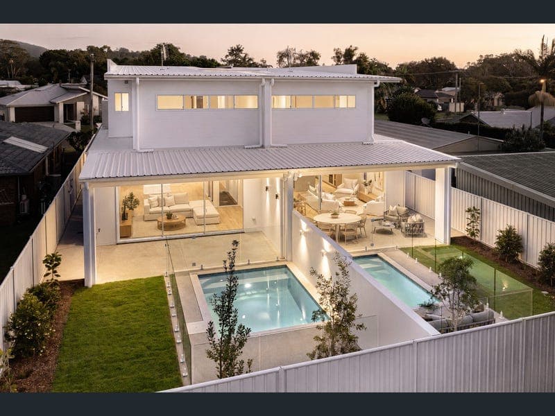 2/18 Pandanus Avenue, Coolum Beach — photo 1 of 5