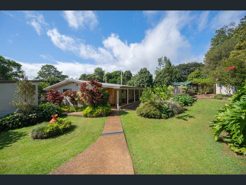 135 Maleny-Stanley River Road — photo 1 of 5