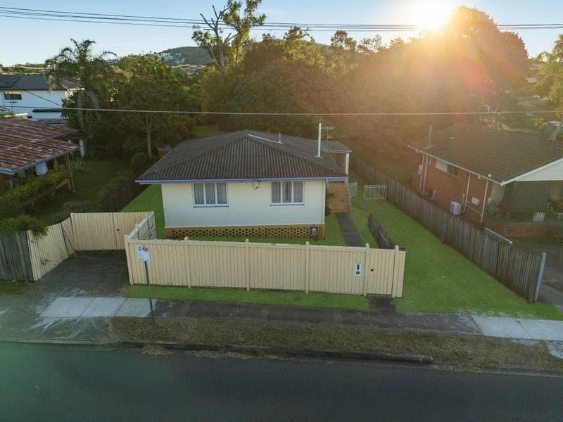 305 Newnham Road, Upper Mount Gravatt — photo 1 of 5