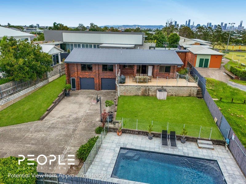 98 Perth Street, Camp Hill — photo 1 of 5