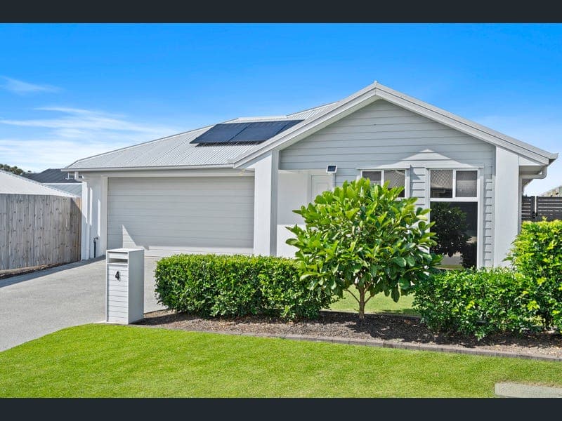 4 Greenside Street, Victoria Point — photo 1 of 5