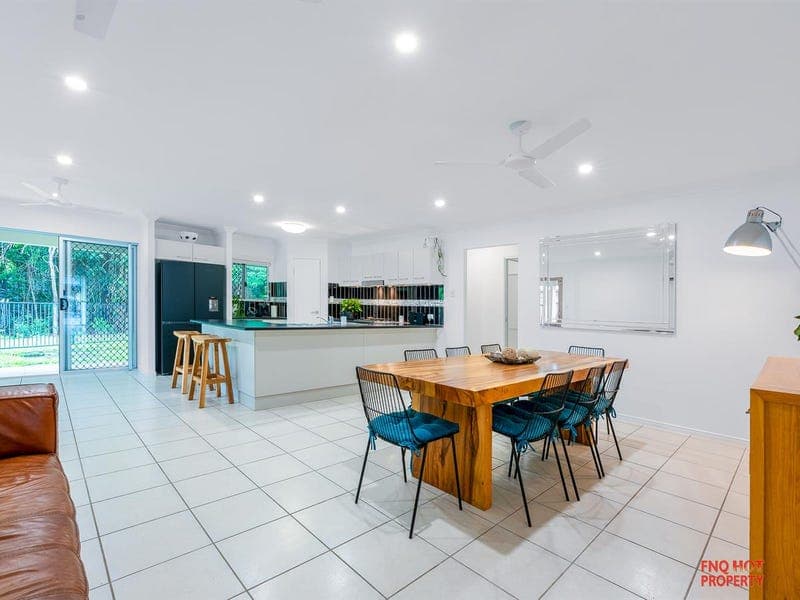23 Aurelia Road, Palm Cove — photo 1 of 5