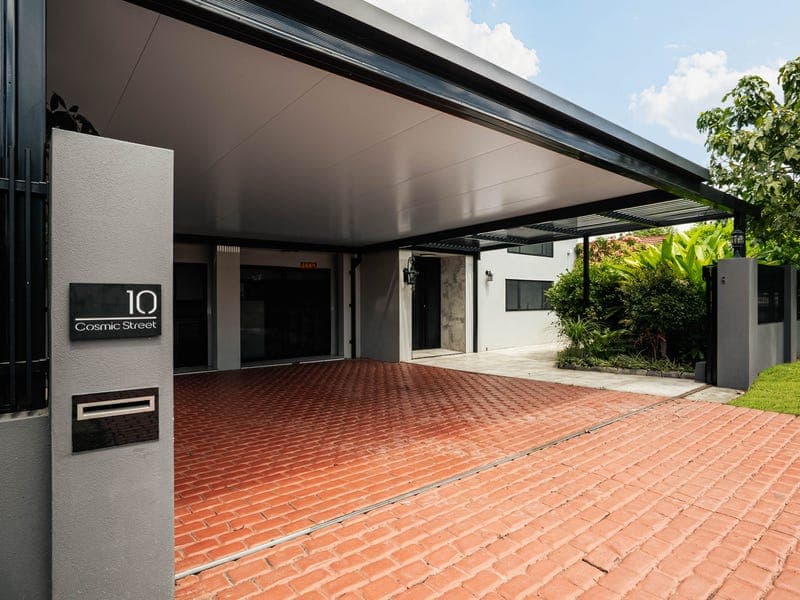 10 Cosmic Street, Robertson — photo 1 of 5