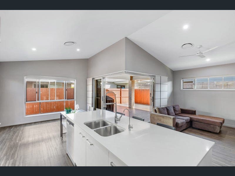 15 Wood Crescent, Baringa — photo 1 of 5
