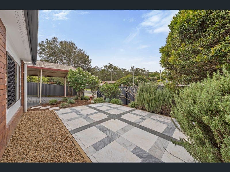 62 Crown Road, Alexandra Hills — photo 1 of 5
