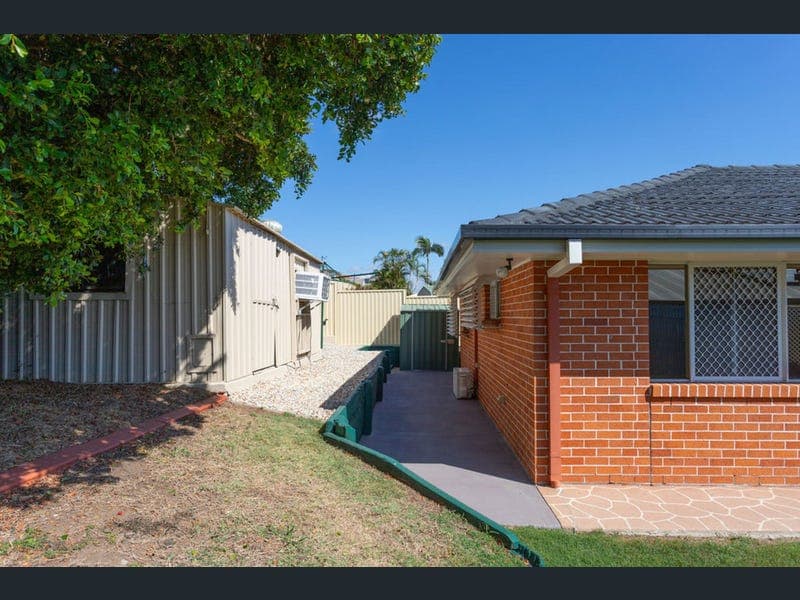 9 Cowley Drive, Flinders View — photo 1 of 5