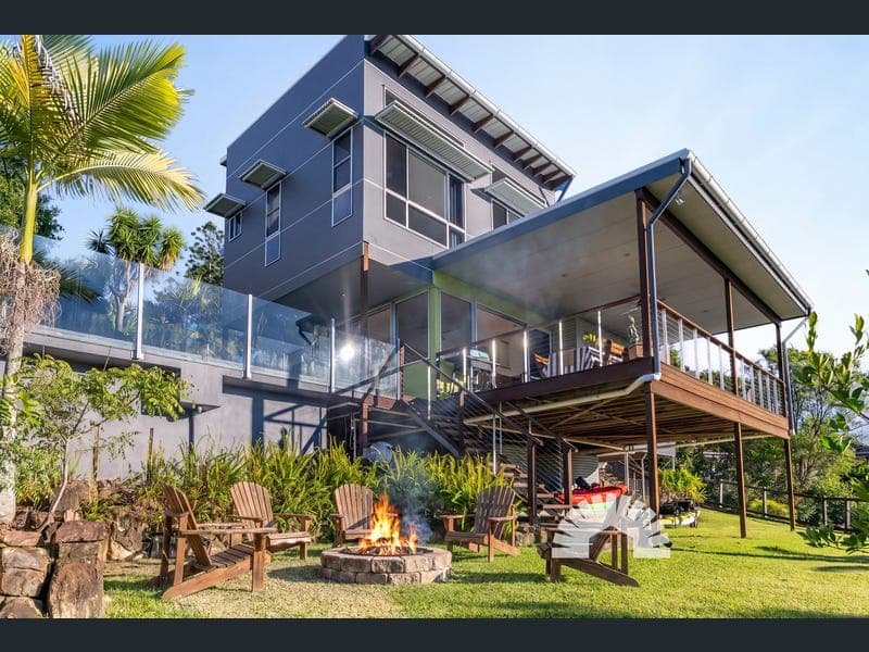 9 Pearl Parade, Nambour — photo 1 of 5