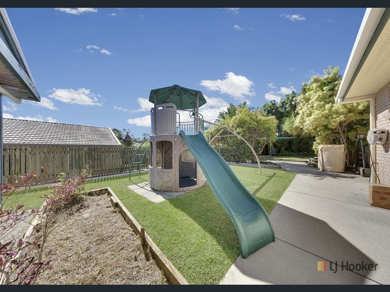 20 Centenary Drive, Boyne Island — photo 1 of 5