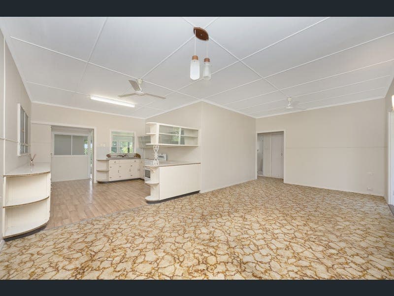 11 Tyrrell Street, Gulliver — photo 1 of 5