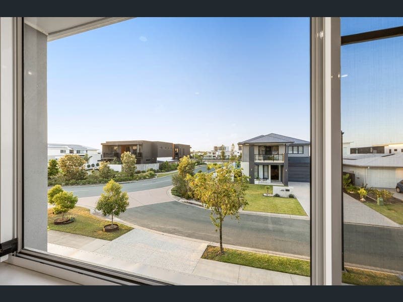 4 Condamine Court, Pelican Waters — photo 1 of 5