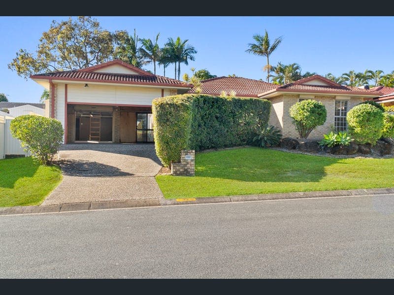 16 Marcus Way, Mudgeeraba — photo 1 of 5