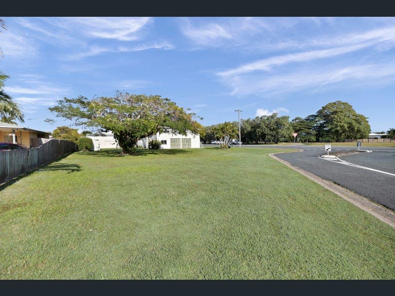 25 Paradise Street, South Mackay — photo 1 of 5