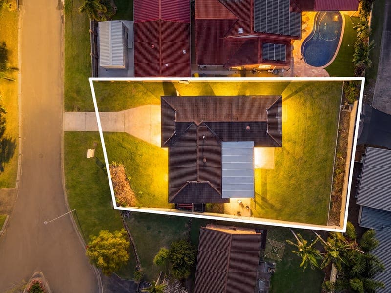 4 Bowen Court, Helensvale — photo 1 of 5