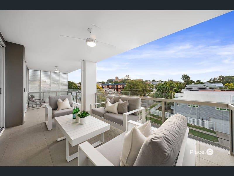 202/100 Holdsworth Street, Coorparoo — photo 1 of 5
