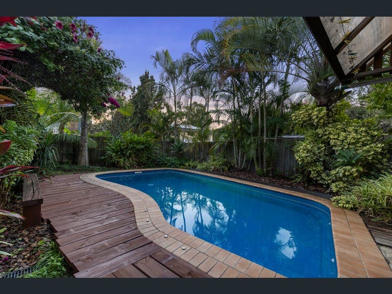 12 Pettys Road, Everton Hills — photo 1 of 5