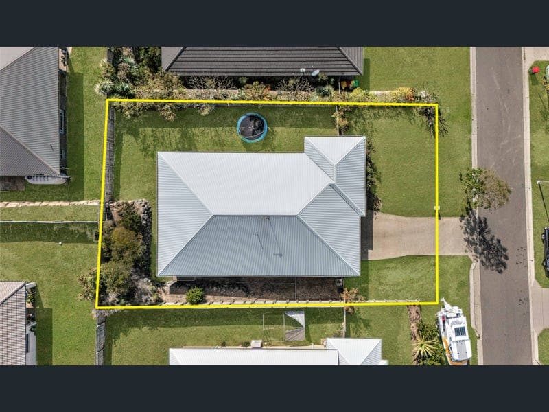 6 Kennedy Close, Glen Eden — photo 1 of 5