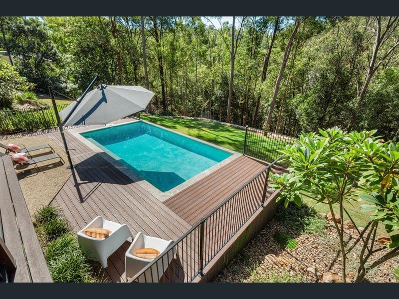 120 Hornsey Road, Anstead — photo 1 of 5