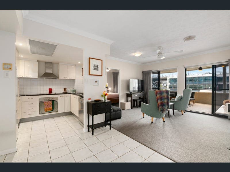 128/193 Main Street, Kangaroo Point — photo 1 of 5