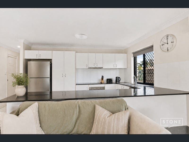 1 Summerhill Court, Marsden — photo 1 of 5