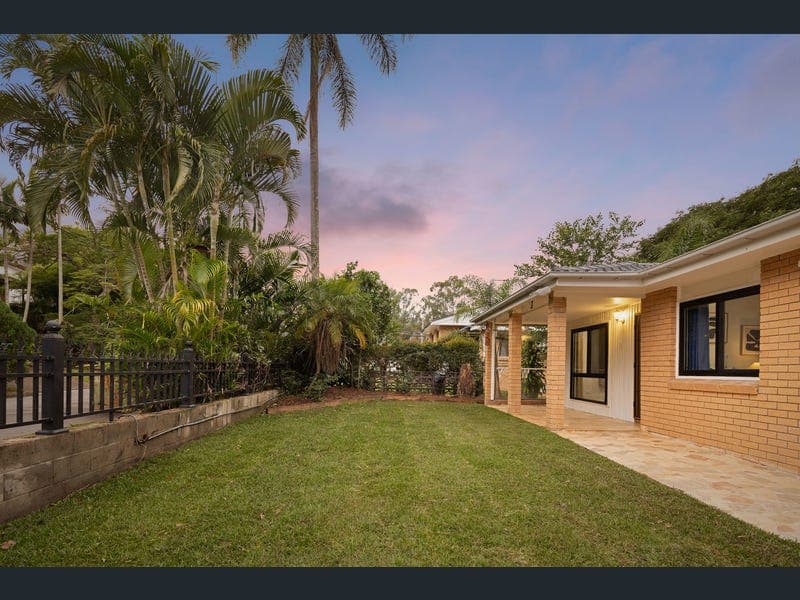 6 Teague Street, Indooroopilly — photo 1 of 5