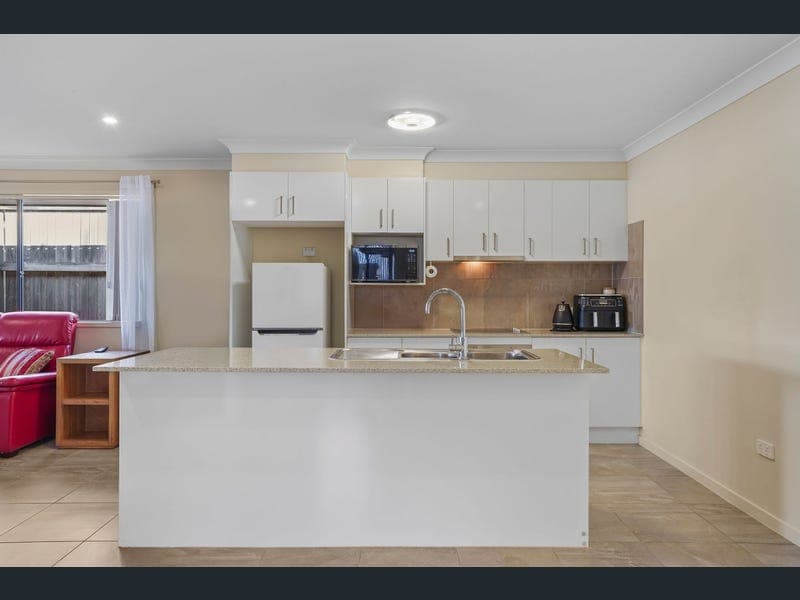 12 Rosella Way, Deebing Heights — photo 1 of 5