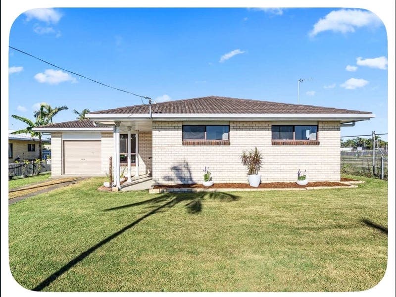 126 Elizabeth St, Urangan — photo 1 of 5