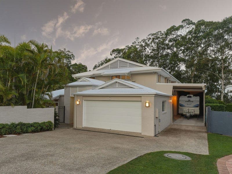 27 Bunyaville Close, Arana Hills — photo 1 of 5