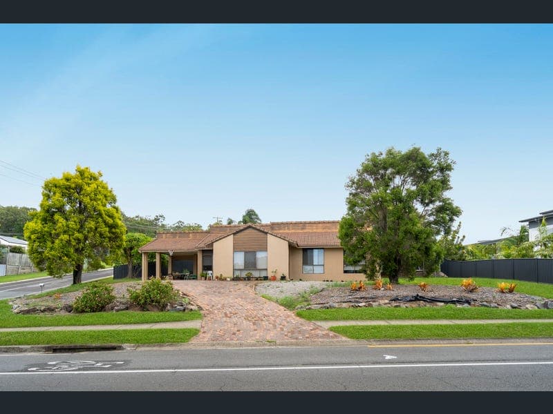 1 Lance Drive, Mount Warren Park — photo 1 of 5