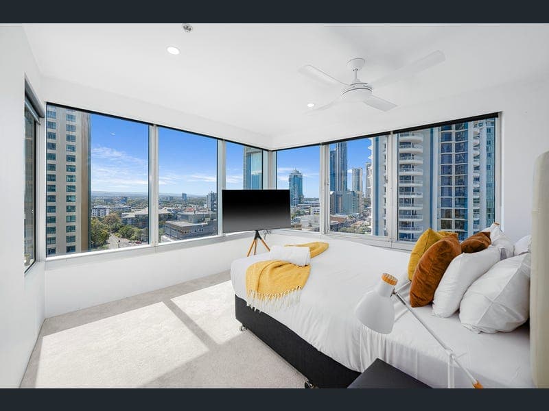 1001/9 Hamilton Avenue, Surfers Paradise — photo 1 of 5