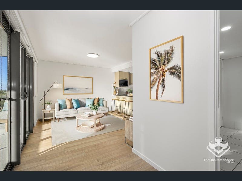 63/4 Grand Parade, Kawana Island — photo 1 of 5
