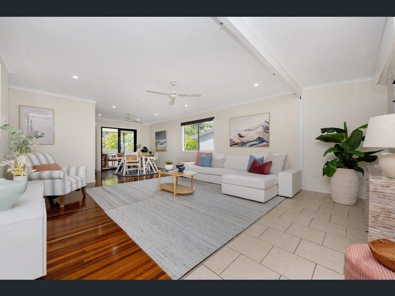 72 Banfield Drive, Mount Louisa — photo 1 of 5