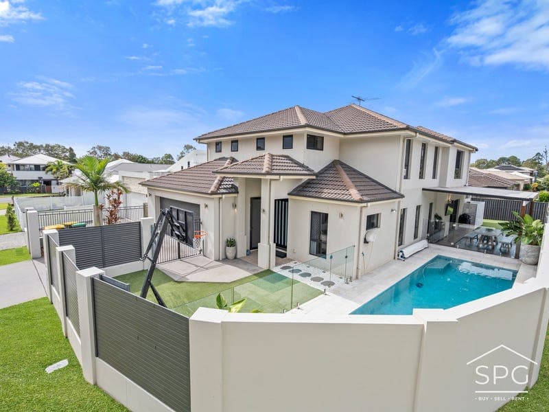 8 Foxwood Circuit, Wakerley — photo 1 of 5